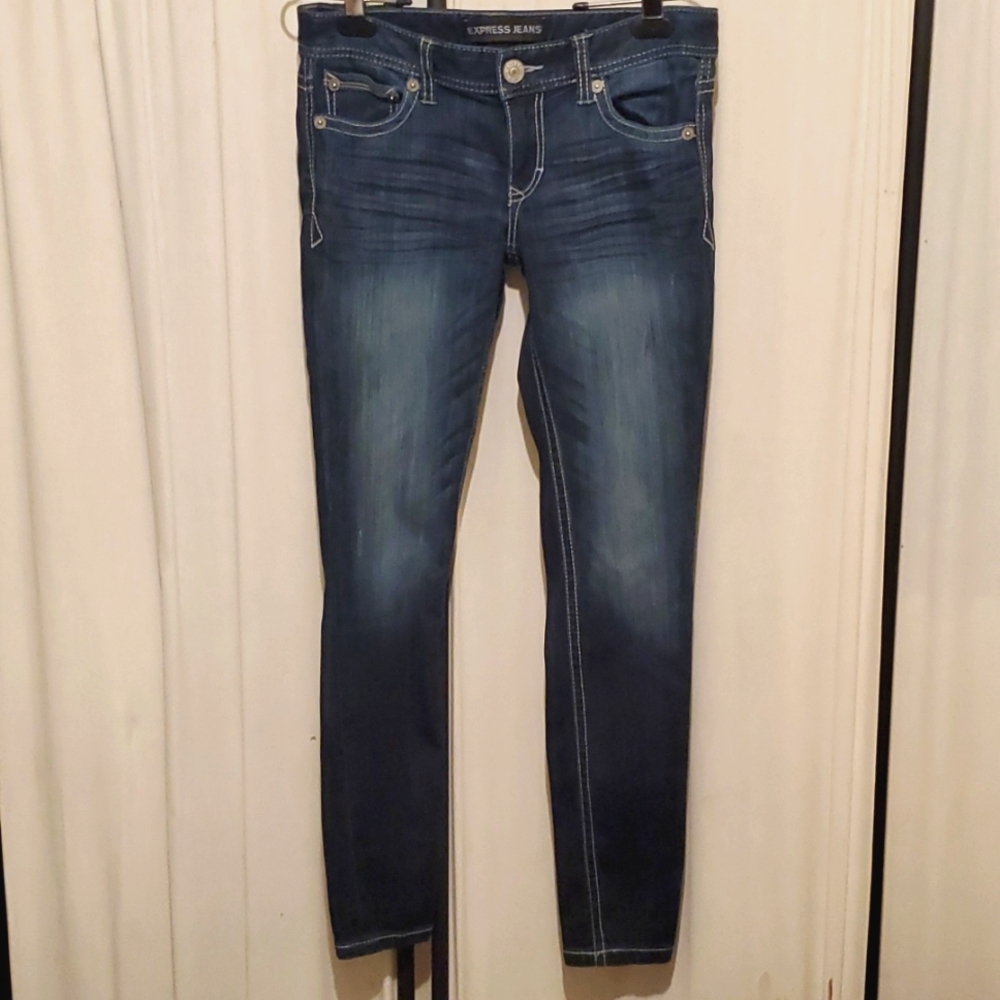 Express Stella low rise size 6 jeans